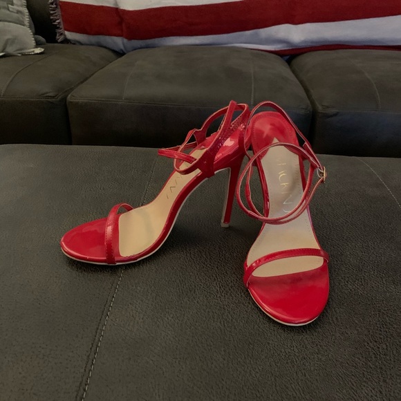 Red strappy heels - Picture 3 of 5